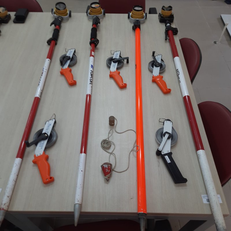 Basit Ölçme Aletleri(Jalon,Jalon Sehpası,Mira,Çelik Şerit Metre,Reflektör,Prizma